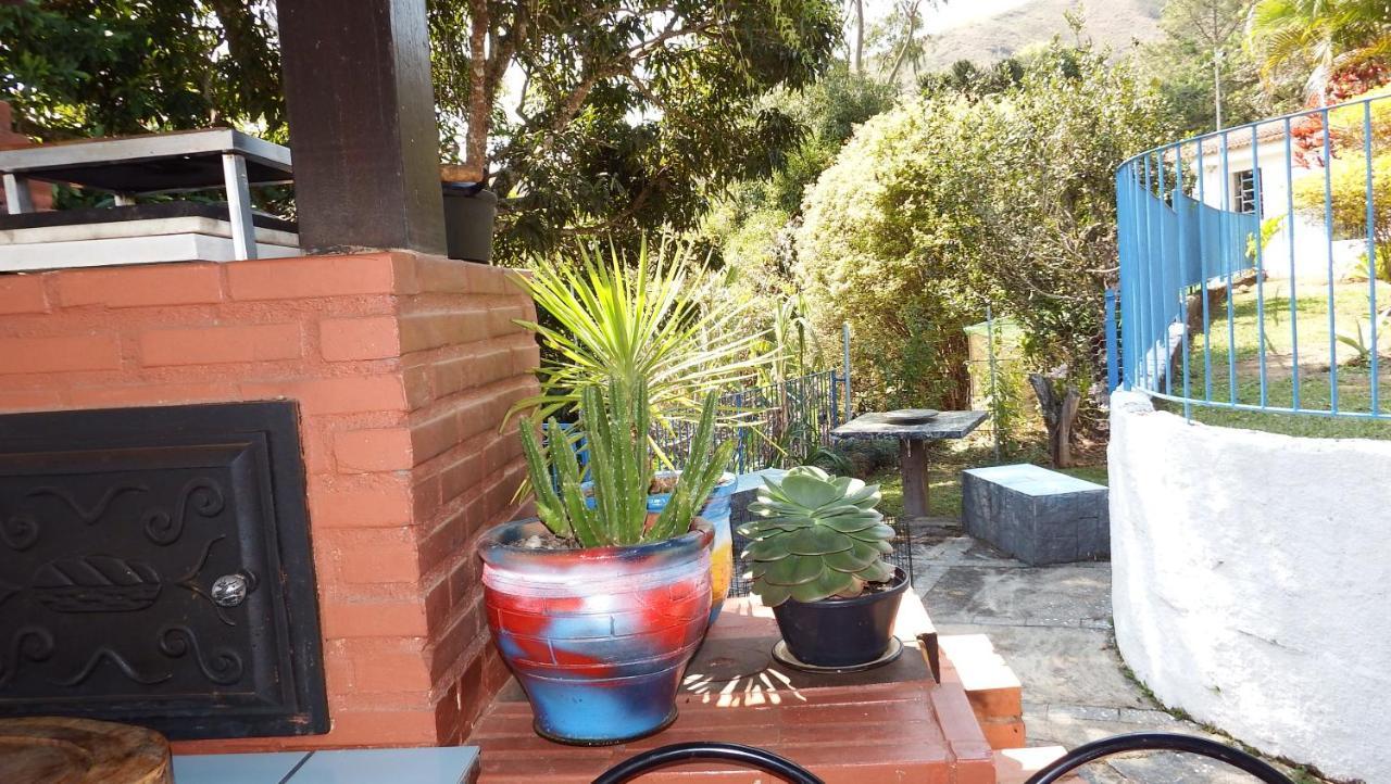Casa Agradavel Com Piscina. *